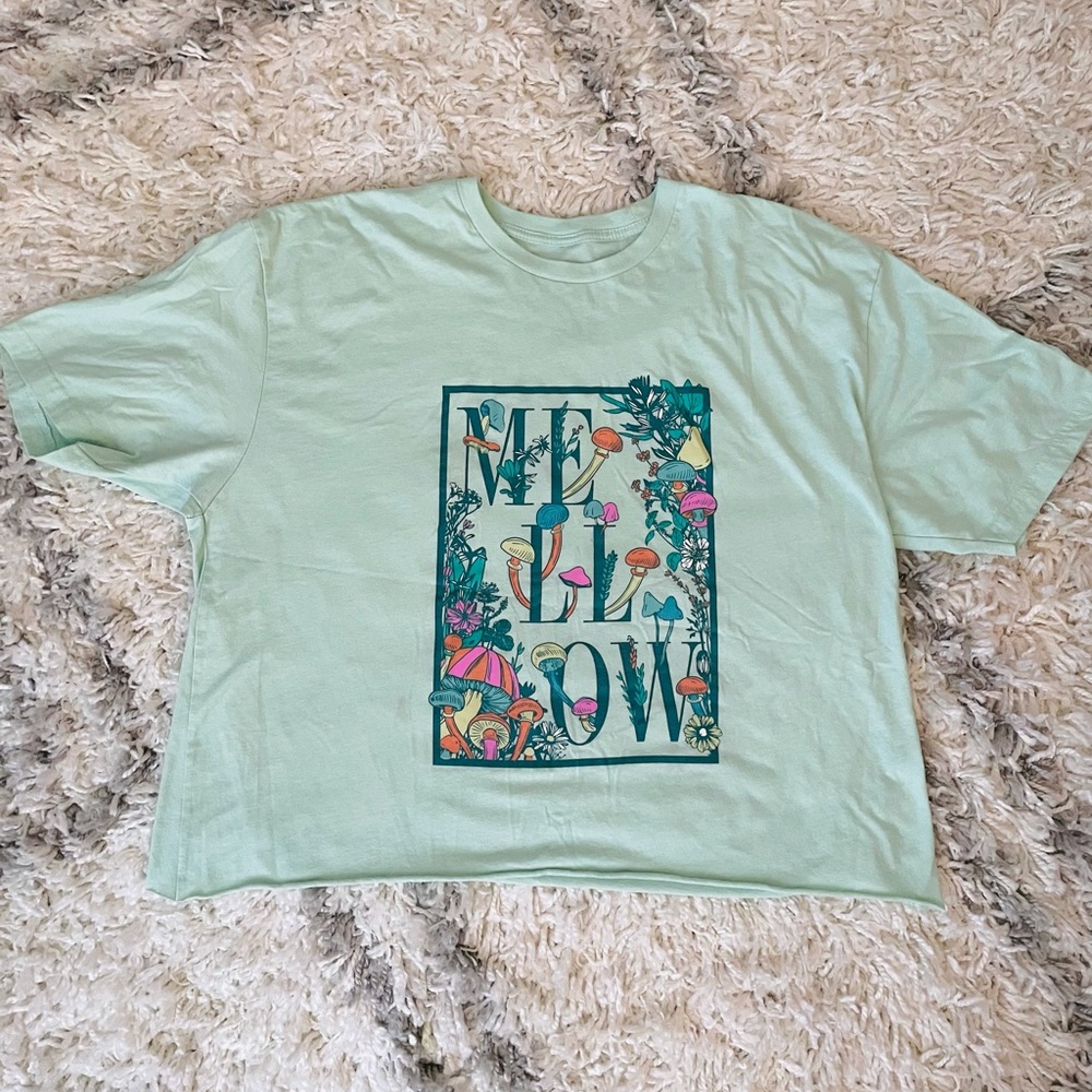 Mellow Mushroom Cropped Tshirt